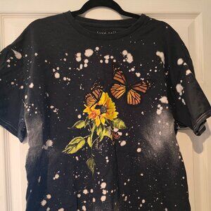 Love Tribe-NWOT-L Super fun tshirt